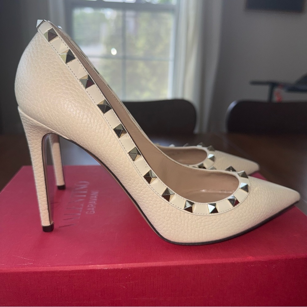 NWT Authentic Valentino Garavani Rockstud Pumps in Ivory - Picture 8 of 8